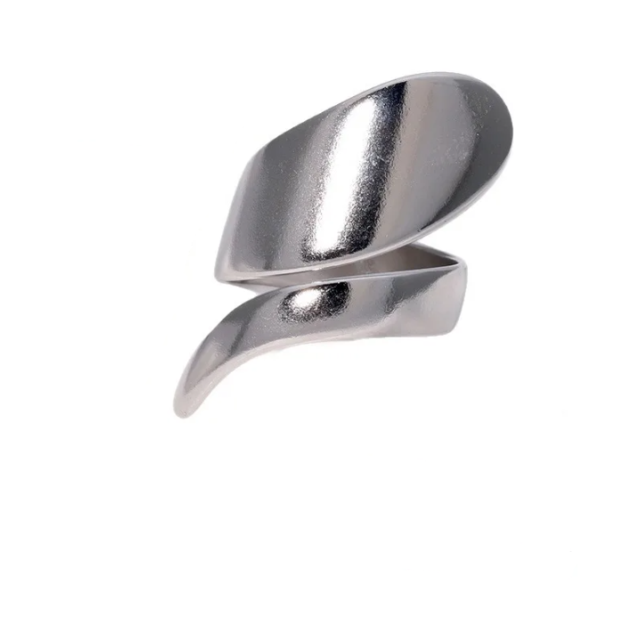 Timeless Glow 18K Gold Retro-Modern Open Ring