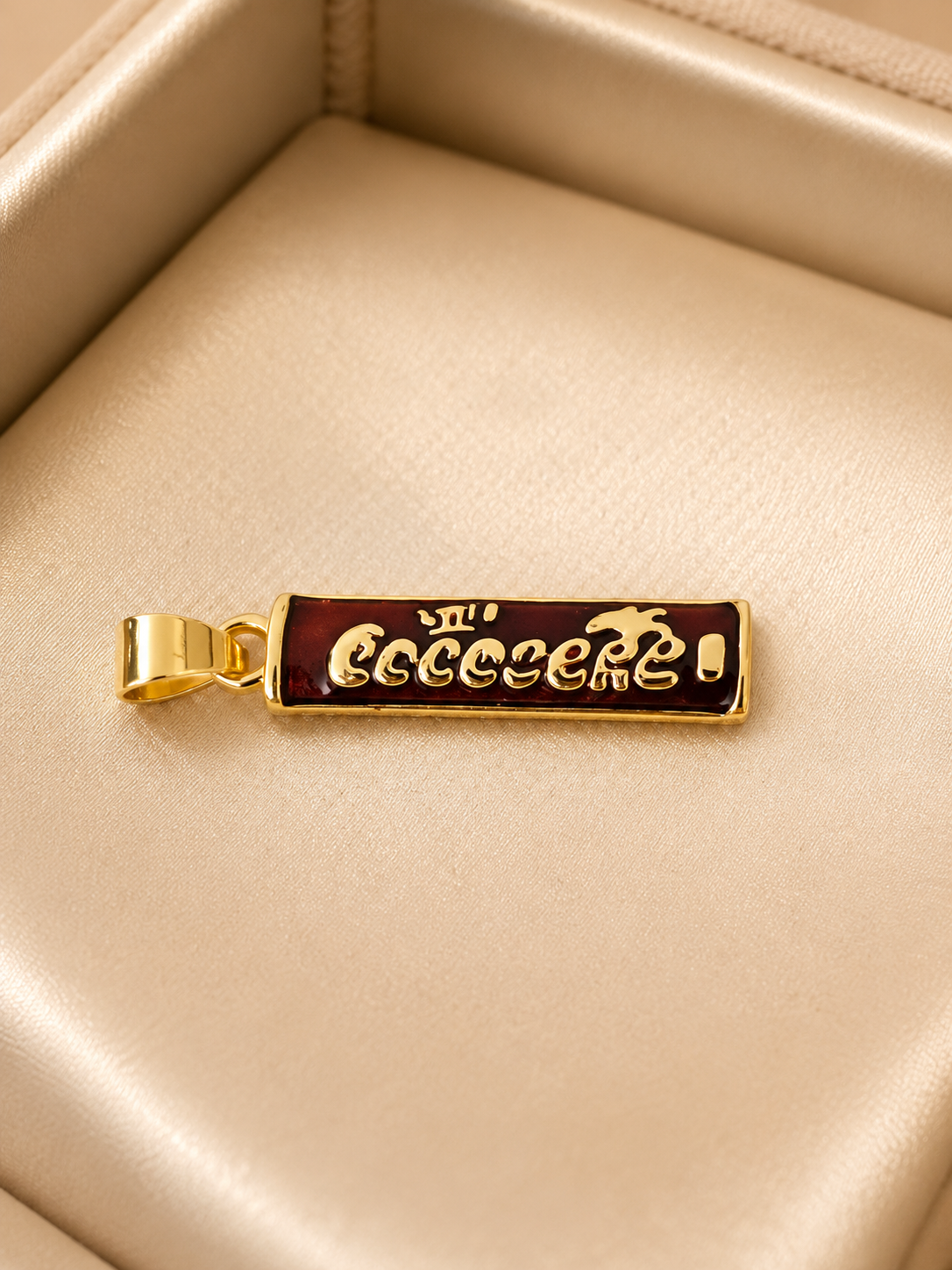 Cocosette Pendant.
