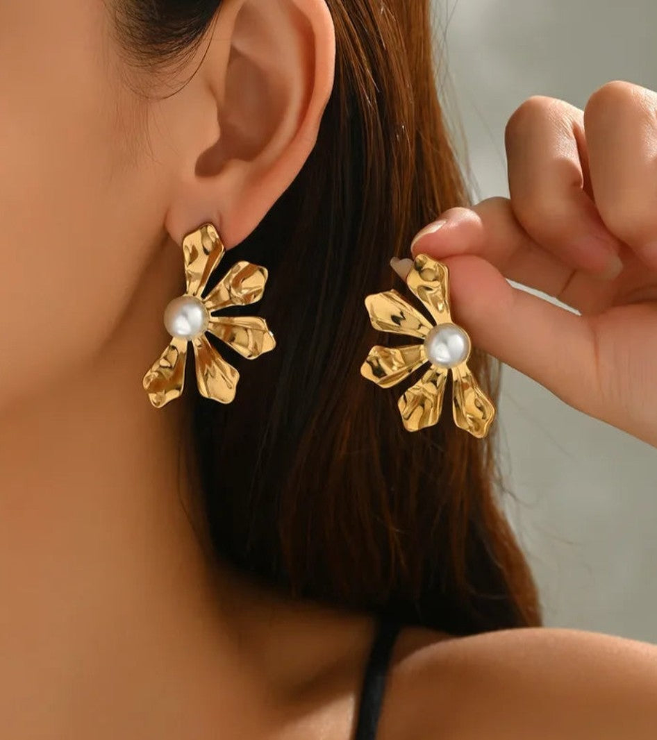 Gold Bloom Pearl Earrings