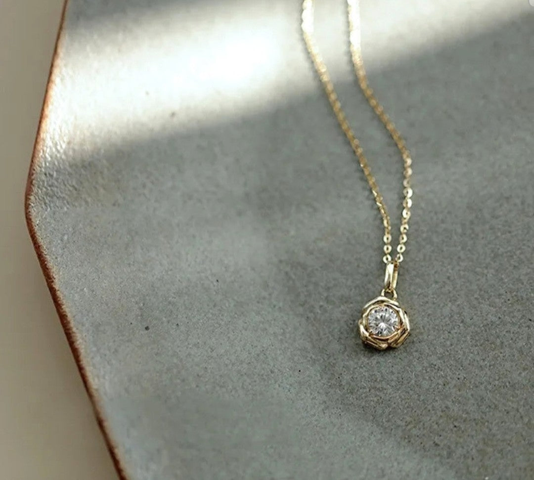 925 Sterling Silver Chain Featuring a Graceful Rose Pendant