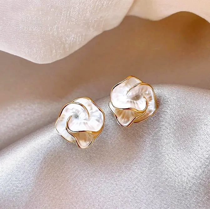 Geometric Print Round Plated Fashion Earrings